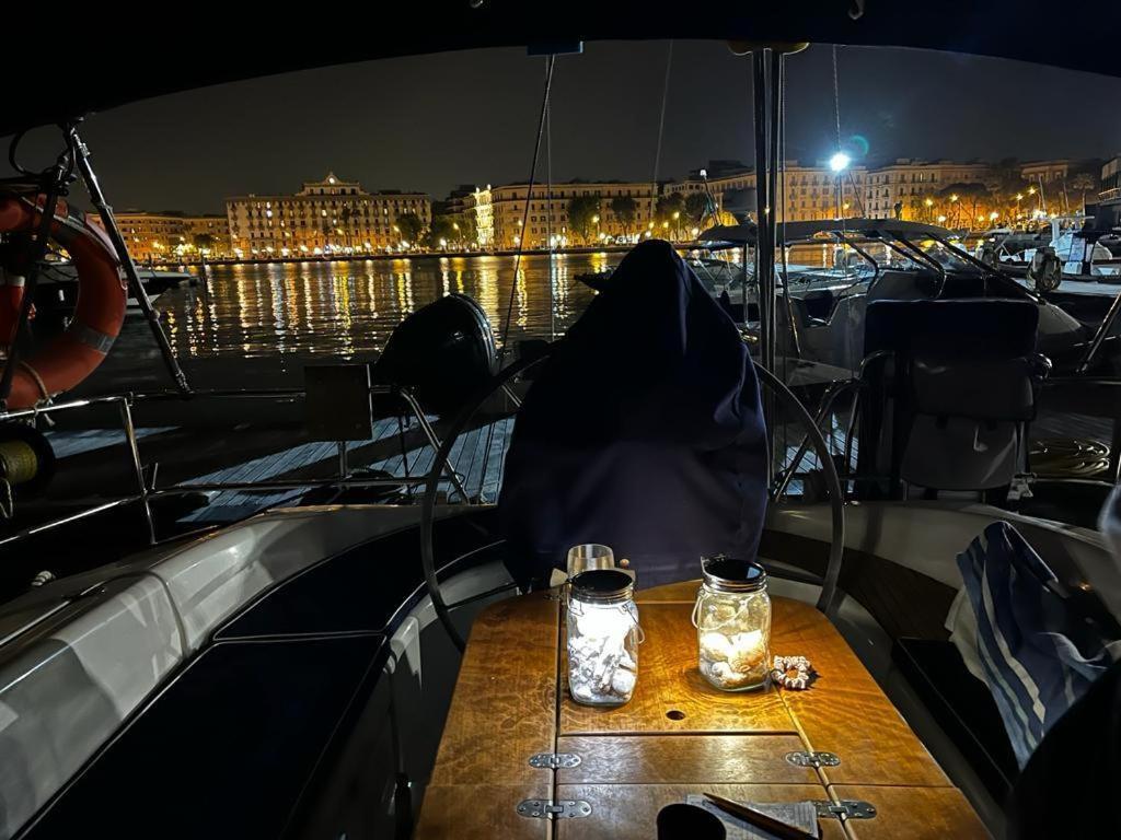 Charming Sailing Boat - Le Dimore Di Ines Hotel en barco *